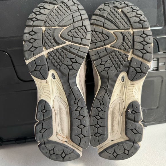 New Balance 2002R 'Marblehead' ML2002RC
MENS size 9.5 - Picture 3 of 9